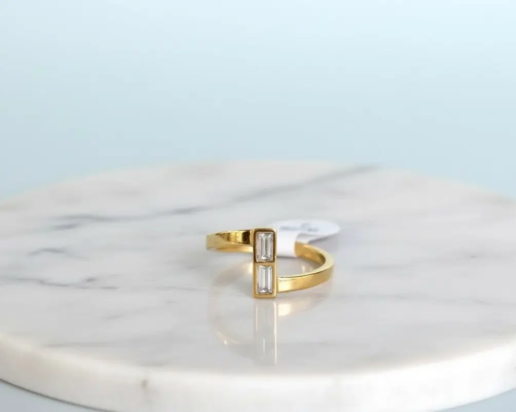 Anillo Dorado Cuadrado Con Circón En Acero Inoxidable Talla 7