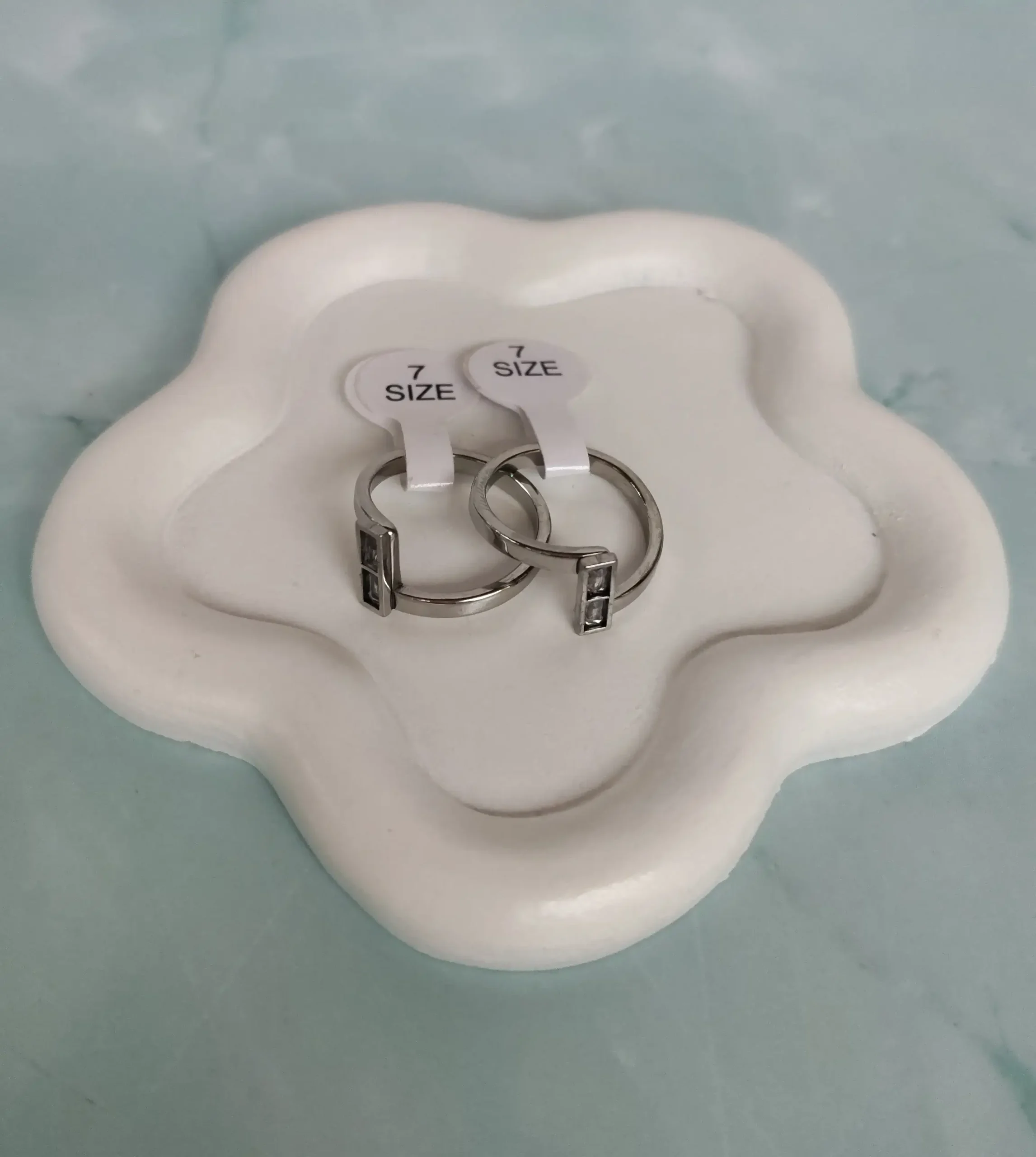 Anillo Plateado Cuadrado en Acero Inoxidable Talla 7
