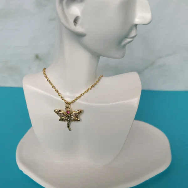 Cadena Dorada Libélula en Acero Inoxidable con Circón Chapado En Oro