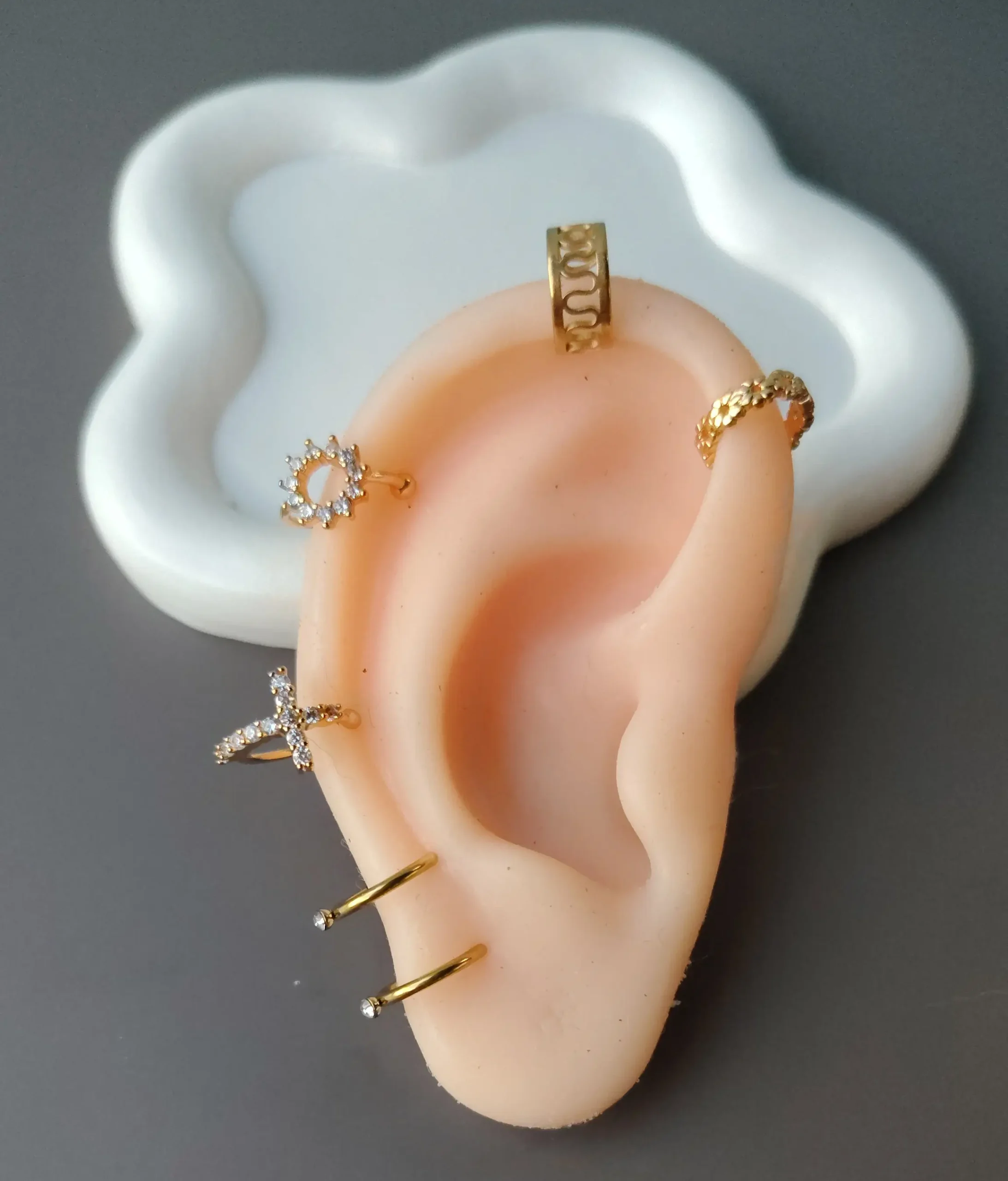 Earcuf Dorado X5 Acero Inoxidable Sin Perforar Circonio