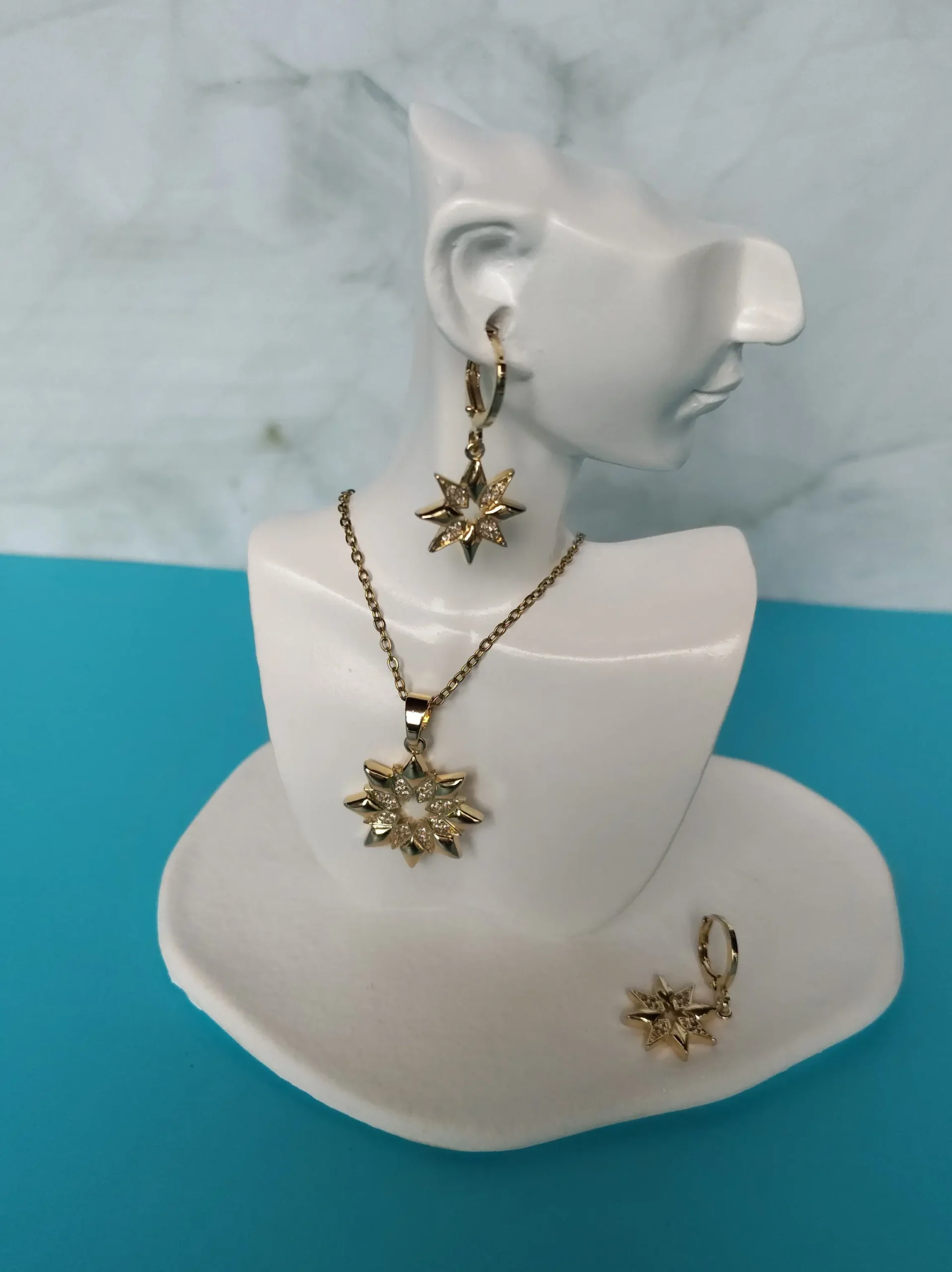 Kit Dorado de Estrella con Circón en Acero Inoxidable