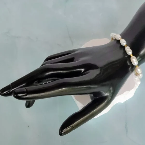 Pulsera Dorada con Perlas de Agua Dulce - Image 2