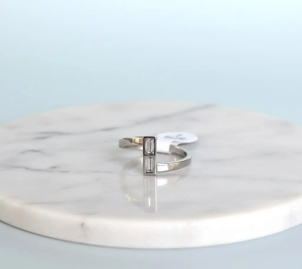 Anillo Plateado Cuadrado en Acero Inoxidable Talla 7